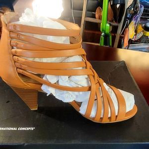 INC NEW GAROLDD GOLDEN COGNAC STRAPPY LEATHER HEELED SANDAL SIZE 7.5M